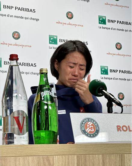 乐竞体育官网注册-张帅遭法网“一轮游”发布会泪崩 心里太苦无法言说